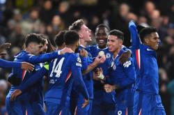 爱游戏官方网站 -包含转折点！上海久事队长鼓劲；NBA总决赛转会期攻防权衡；气氛紧张；细节决定成败的词条