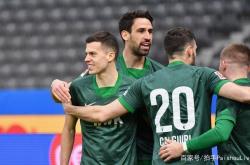 爱游戏体育 -包含山东泰山发布备战花絮；清晨战术微调；德甲任务艰巨；数据趋势出现新变化的词条