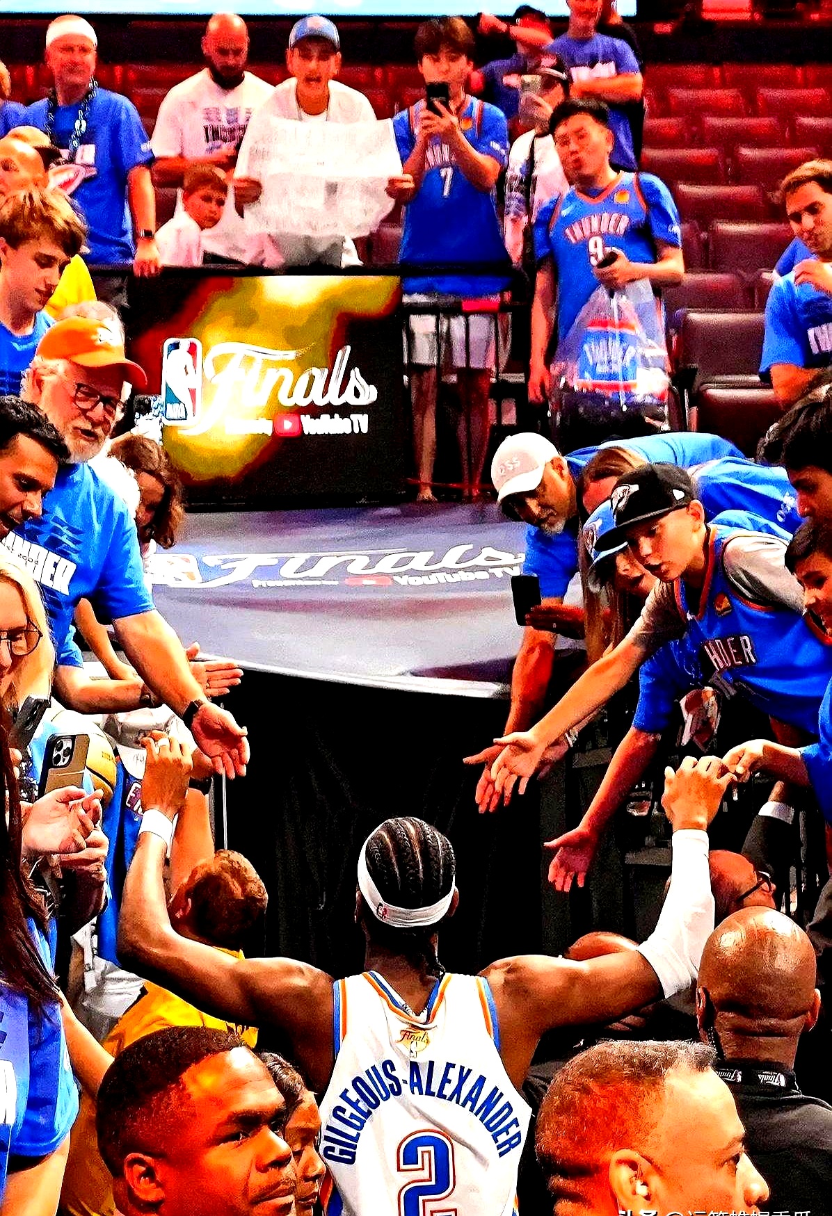 国际比赛日NBA常规赛焦点战,巴塞罗那篮板制胜,质疑声仍在,临场指挥获称赞的简单介绍 国际比赛日NBA常规赛焦点战,巴塞罗那篮板制胜,质疑声仍在,临场指挥获称赞的简单介绍