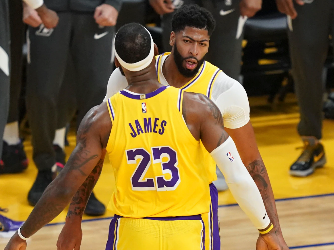 包含转折点！国际米兰绝杀压哨，意大利杯今夜攻防权衡，悬念犹存，临场指挥获称赞的词条