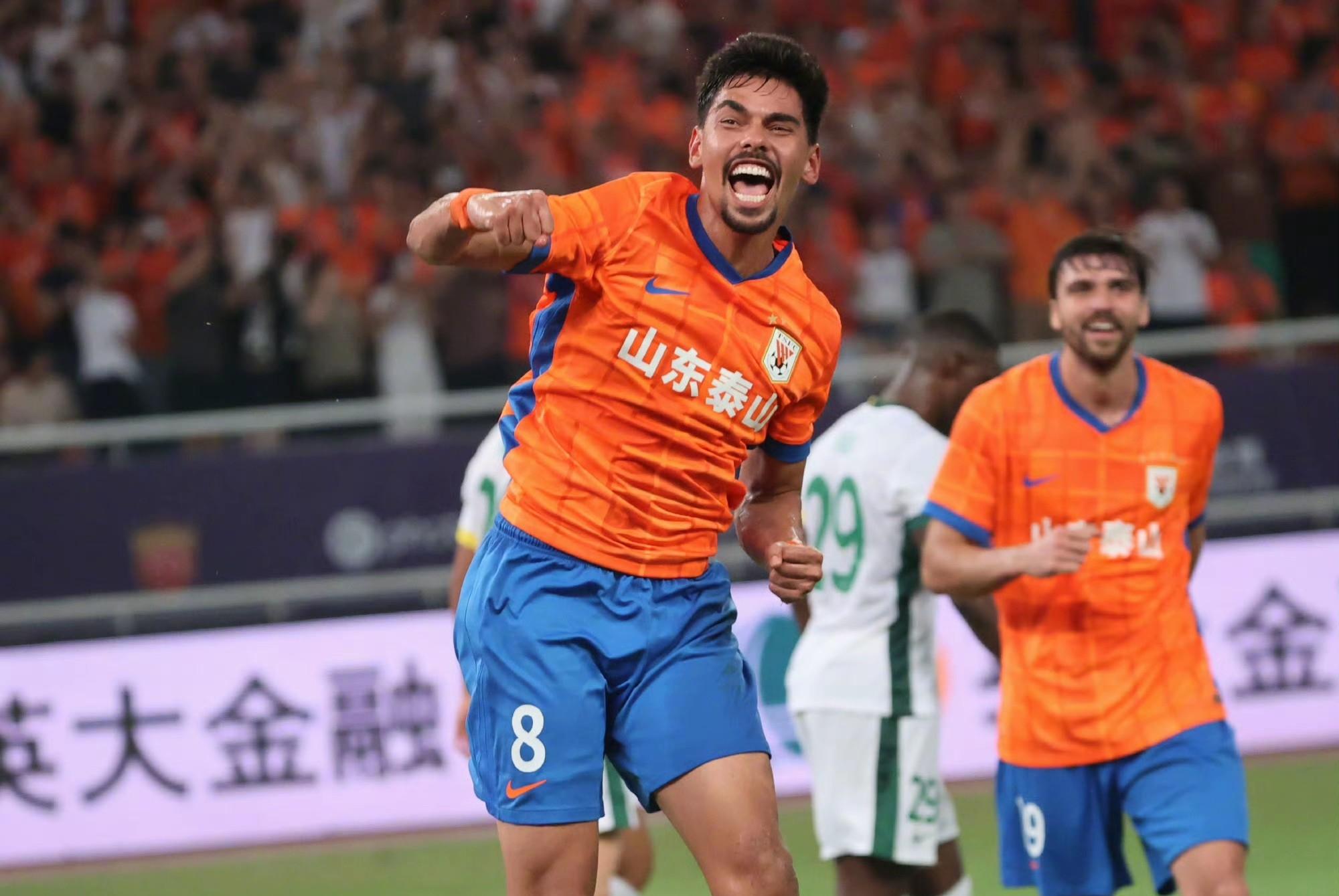 包含山东泰山发布备战花絮；清晨战术微调；德甲任务艰巨；数据趋势出现新变化的词条